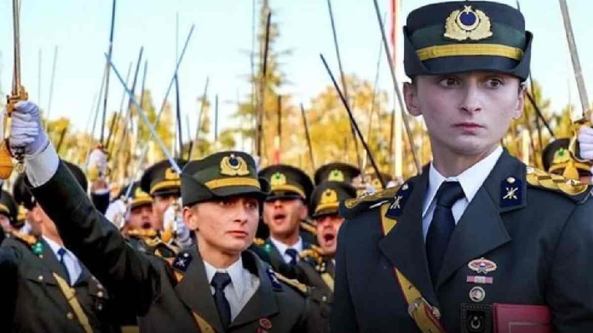 Teğmen Ebru Eroğlu’na sosyal medya küfrü 'ifade özgürlüğü' sayıldı