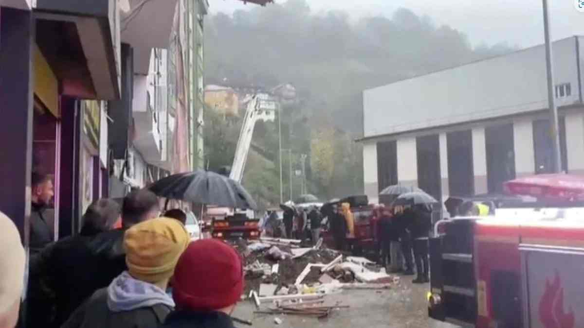 Çayeli'nde heyelan: 1 ölü, 3 yaralı