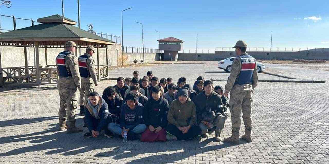 Kars'ta 28 düzensiz göçmen ve 5 organizatör yakalandı