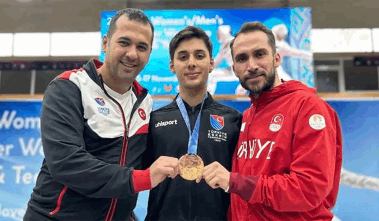 Taşkent'te madalya sevinci: Adem Doruk Küpeli üçüncü