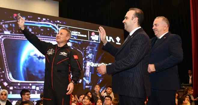 Sanayi ve Teknoloji Bakanı Mehmet Fatih Kacır, Amasya’da gençlere seslendi