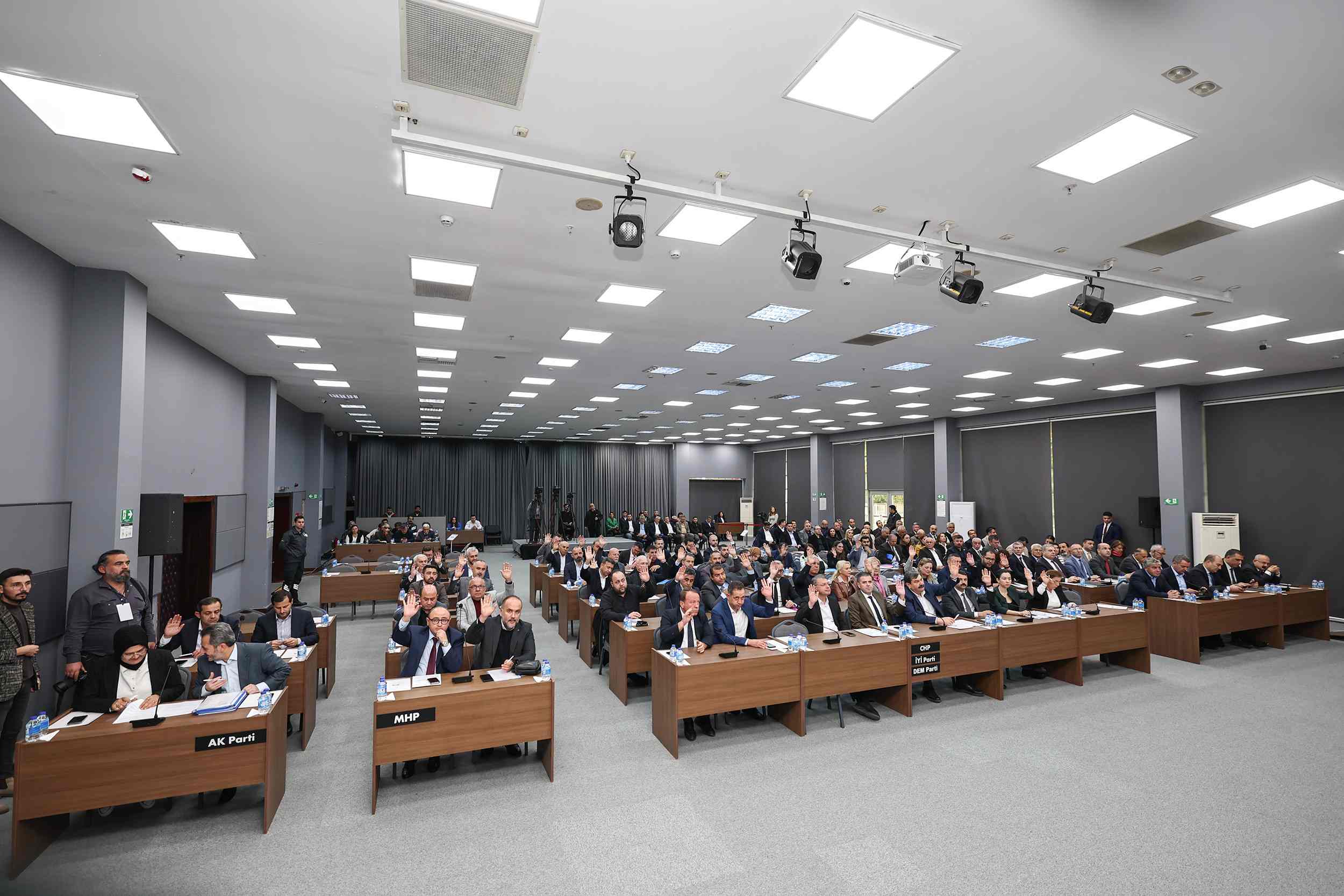 Mersin Büyükşehir'in 2025 yılı bütçesi 27 milyar 500 milyon TL olarak belirlendi