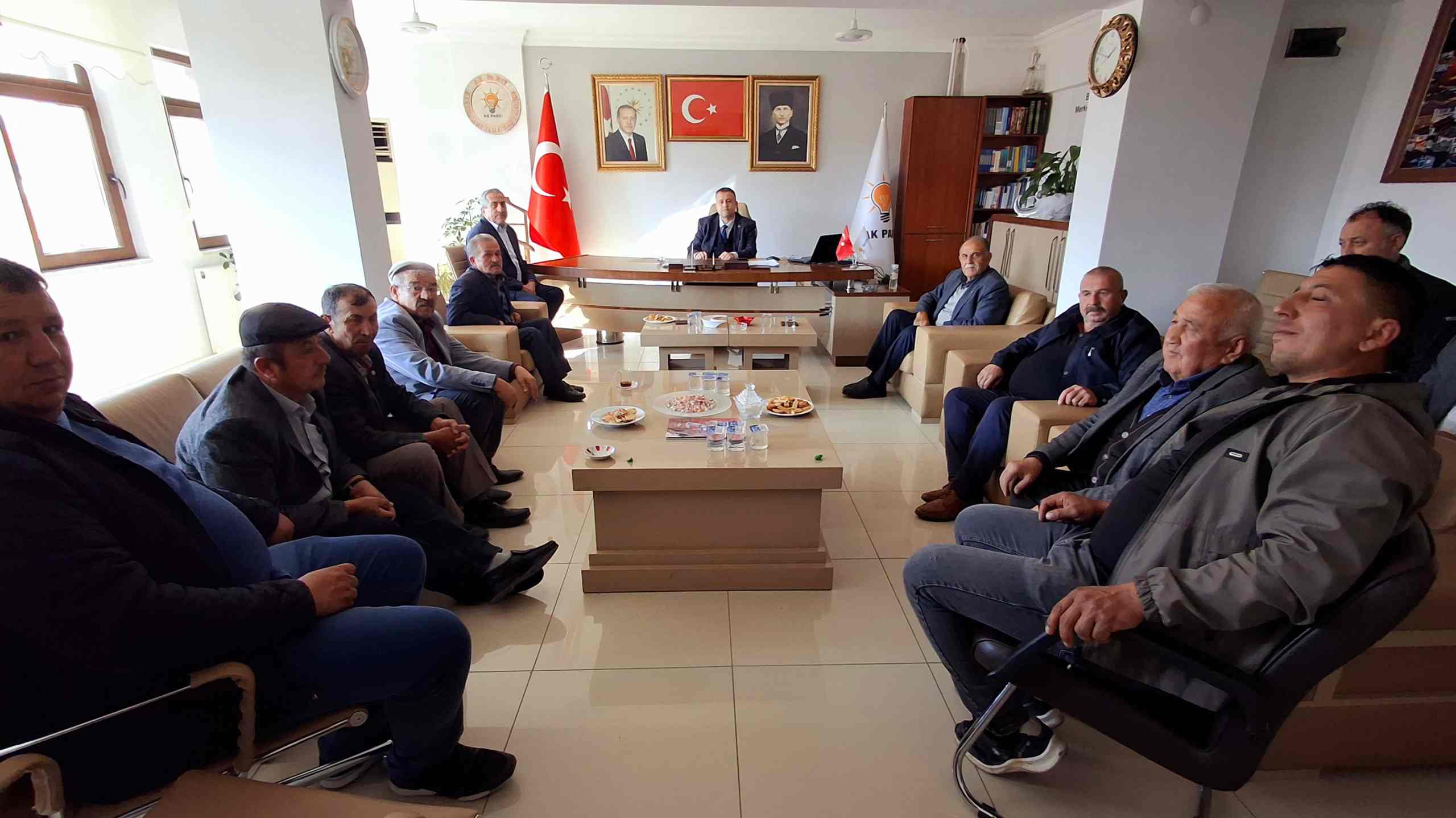 Beypazarı Muhtarlar Derneği Başkanından, AK Parti İlçe Başkanına hayırlı olsun ziyareti