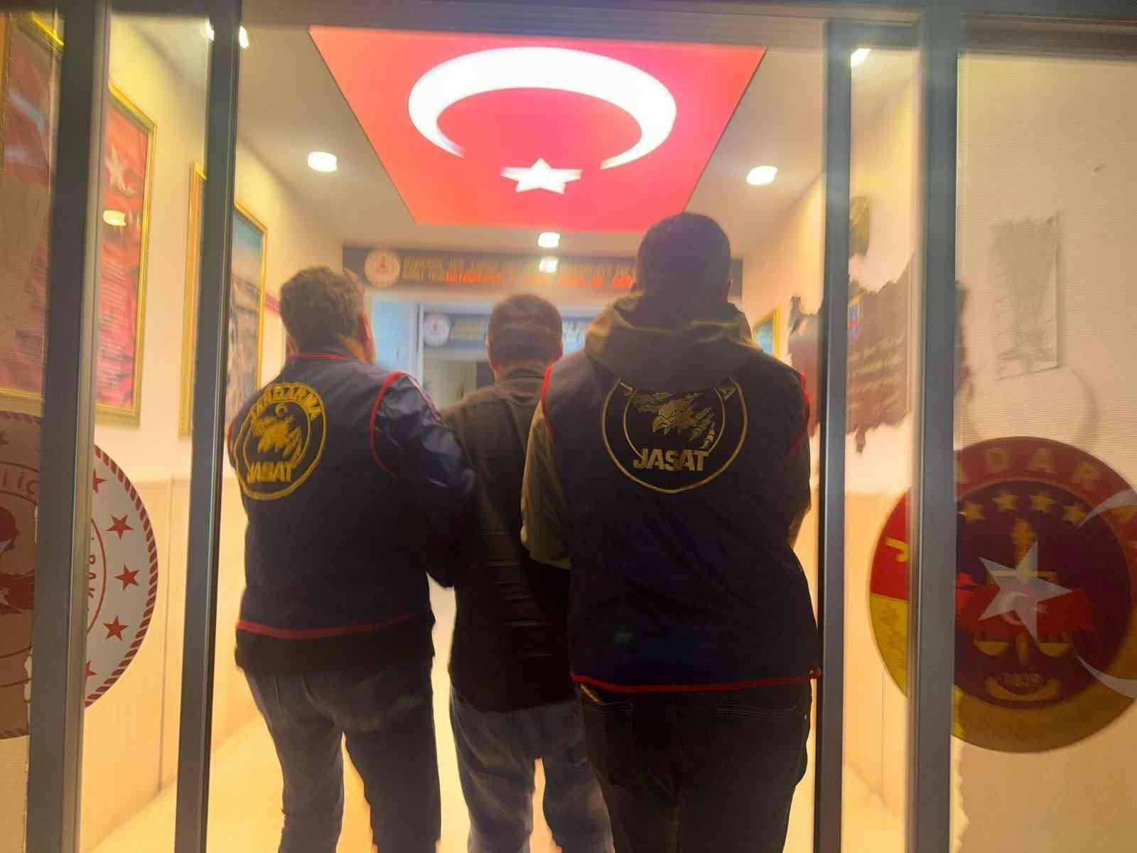 Mersin Jandarması'ndan aranan şahıslara operasyon: 483 kişi yakalandı