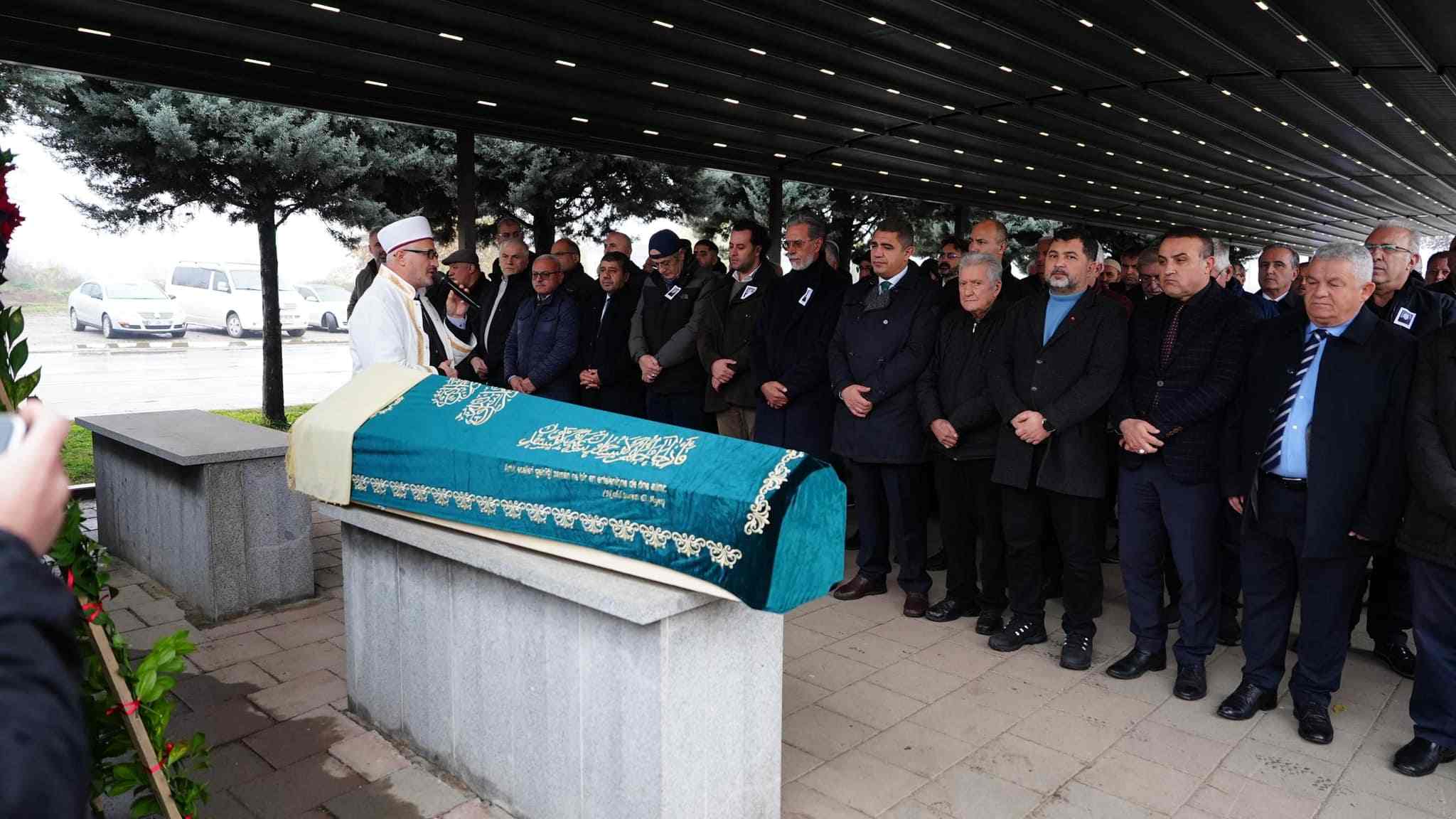 Eski Bakan Akyol’un eşi 'Yüksel Akyol' son yolculuğuna uğurlandı