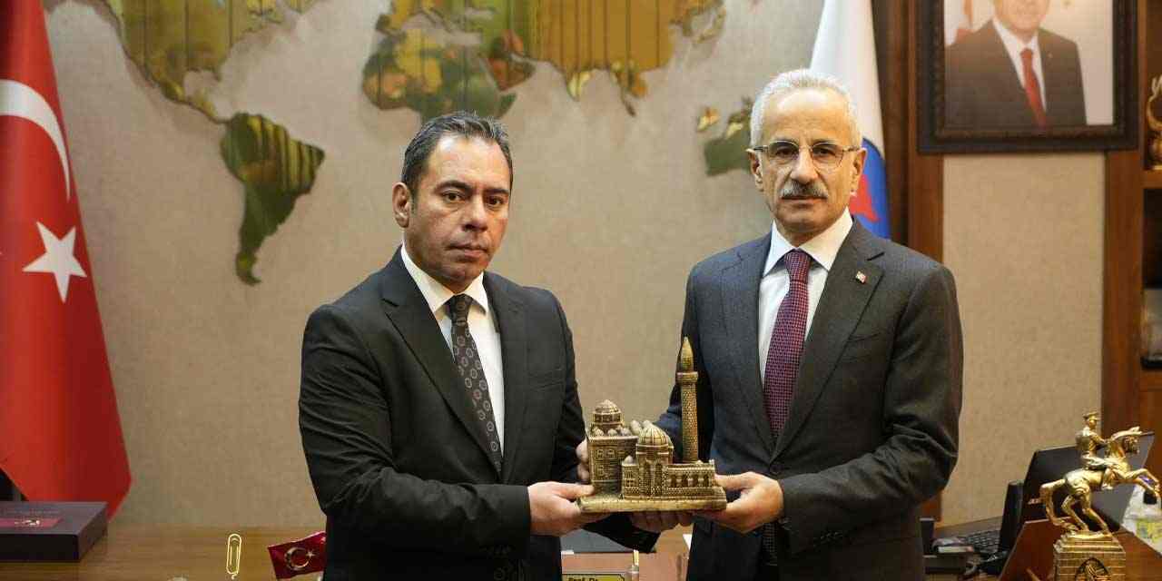 Ulaştırma Bakanı Abdulkadir Uraloğlu, Başkan Ötüken Senger'i makamında ziyaret etti