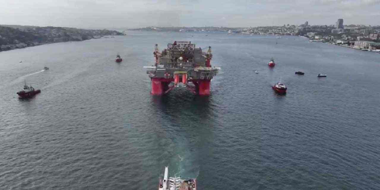 Dev sondaj gemisi geçişini tamamladı: İstanbul Boğazı gemi trafiğine yeniden açıldı
