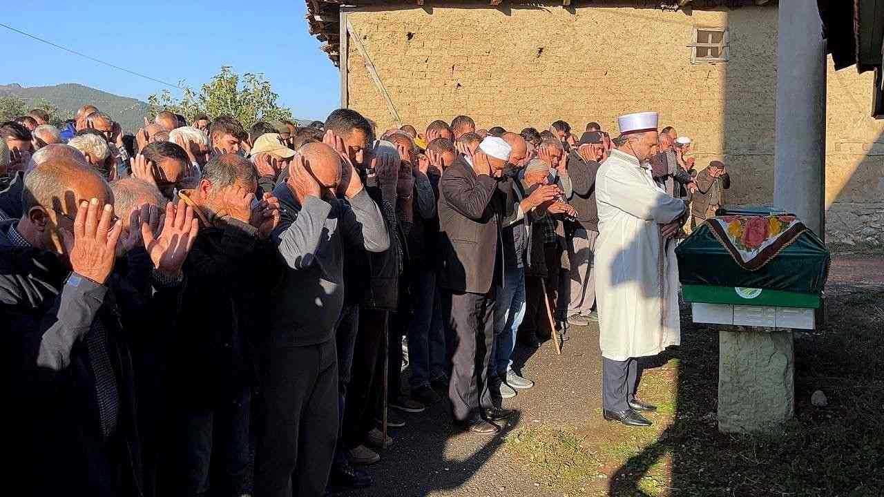 Sakarya'da Yangında Bir Kadın Hayatını Kaybetti