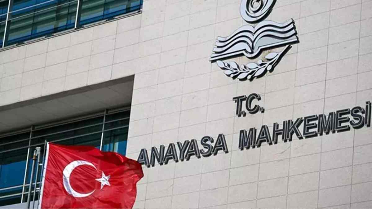 Anayasa Mahkemesi evlilikte 1 yıl şartını korudu