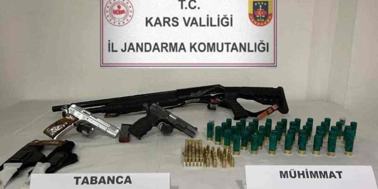 Kars'ta 3 kişiyi silahla yaralayan şüpheli jandarmanın baskınıyla yakalandı