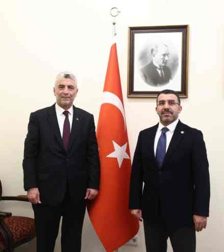 Kars Milletvekili Adem Çalkın, Ticaret Bakanı Prof.Dr. Ömer Bolat'a ziyaret gerçekleştirdi