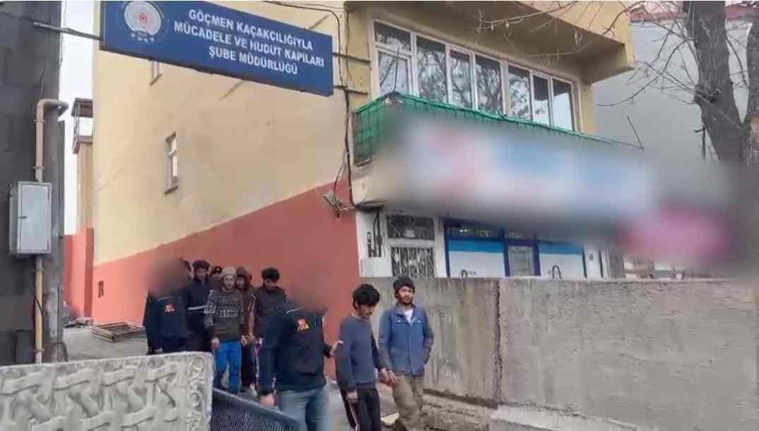 Kars'ta Afganistan uyruklu düzensiz göçmenler yakalandı