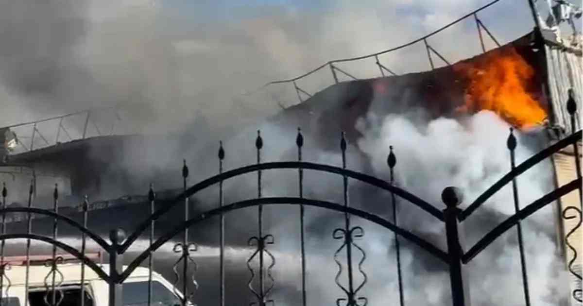 Niğde'de çıkan yangında iş yeri küle döndü