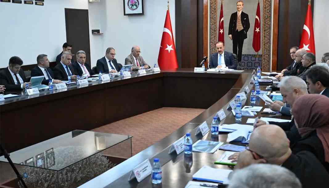Isparta'da kış mevsimi trafik tedbirleri koordinasyon toplantısı yapıldı