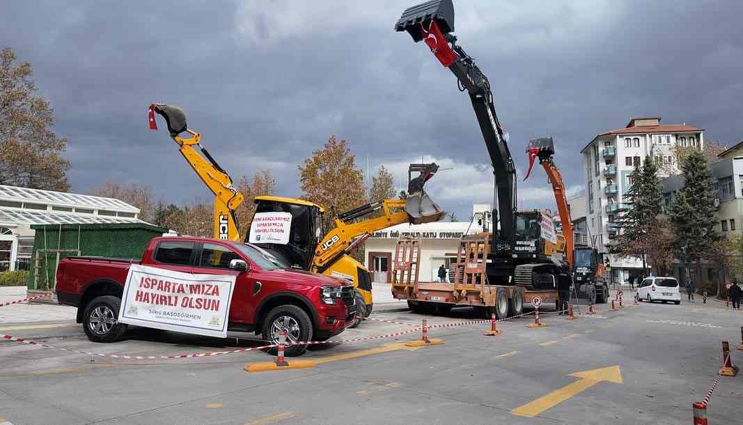 Başkan Başdeğirmen'den Isparta’ya 5 yeni araç