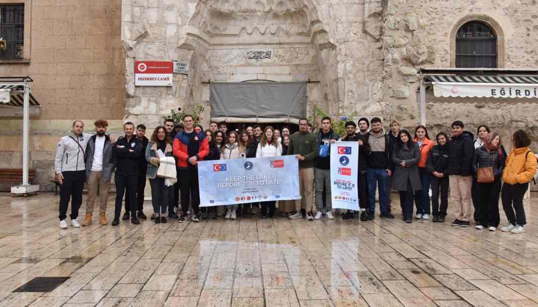 Avrupa'dan gelen gençler Eğirdir Gölü'nde buluştu