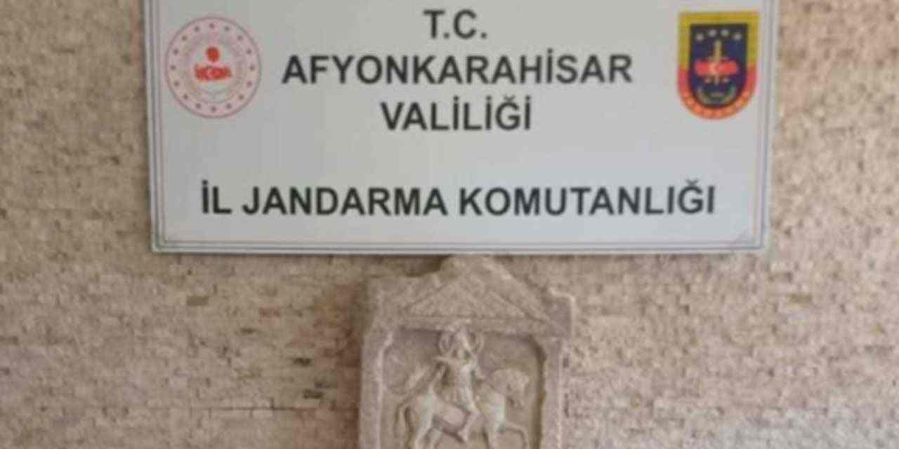 Afyon'da jandarma tarihi eser kaçakçılığına geçit vermedi