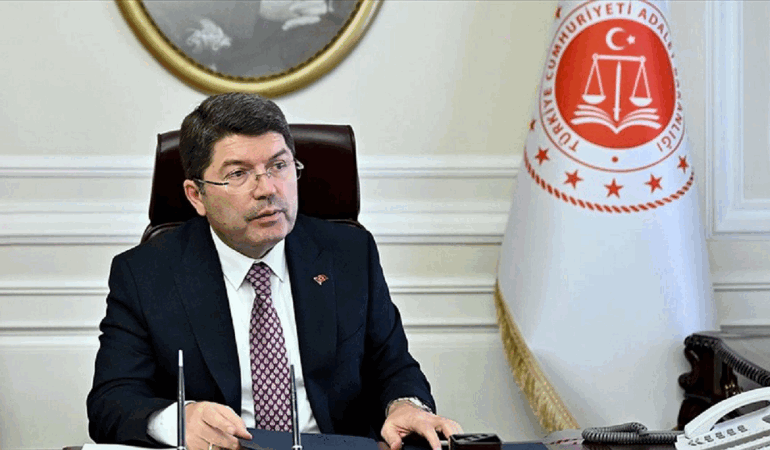 Bakan Tunç'tan kayyum açıklaması: Geçici görevden uzaklaştırma ve geçici görevlendirmedir