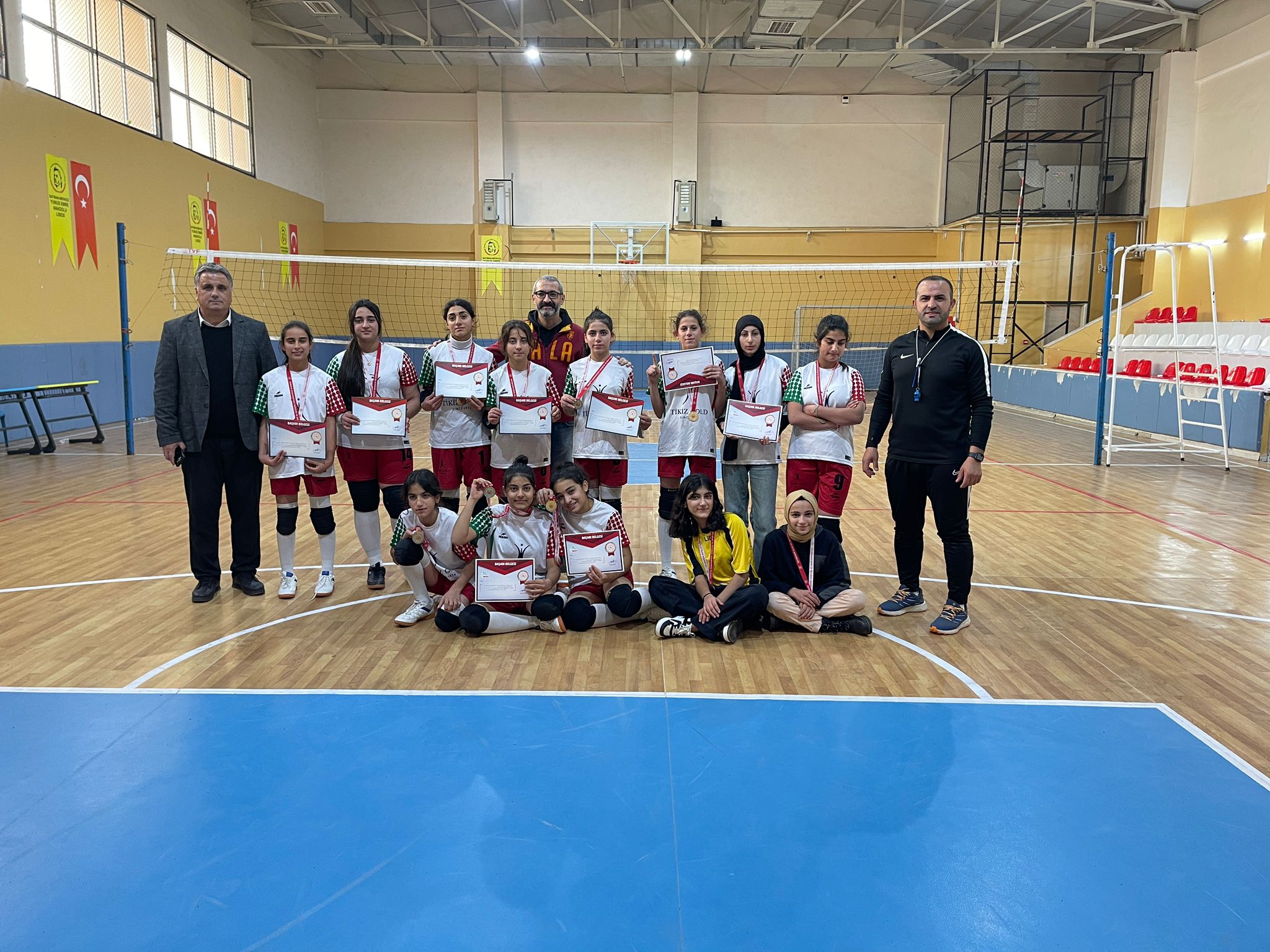 Bıçakçı Köyü Ortaokulu'ndan çifte şampiyonluk