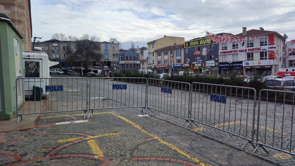 Edirne'de belediye otoparkları tahliye edildi