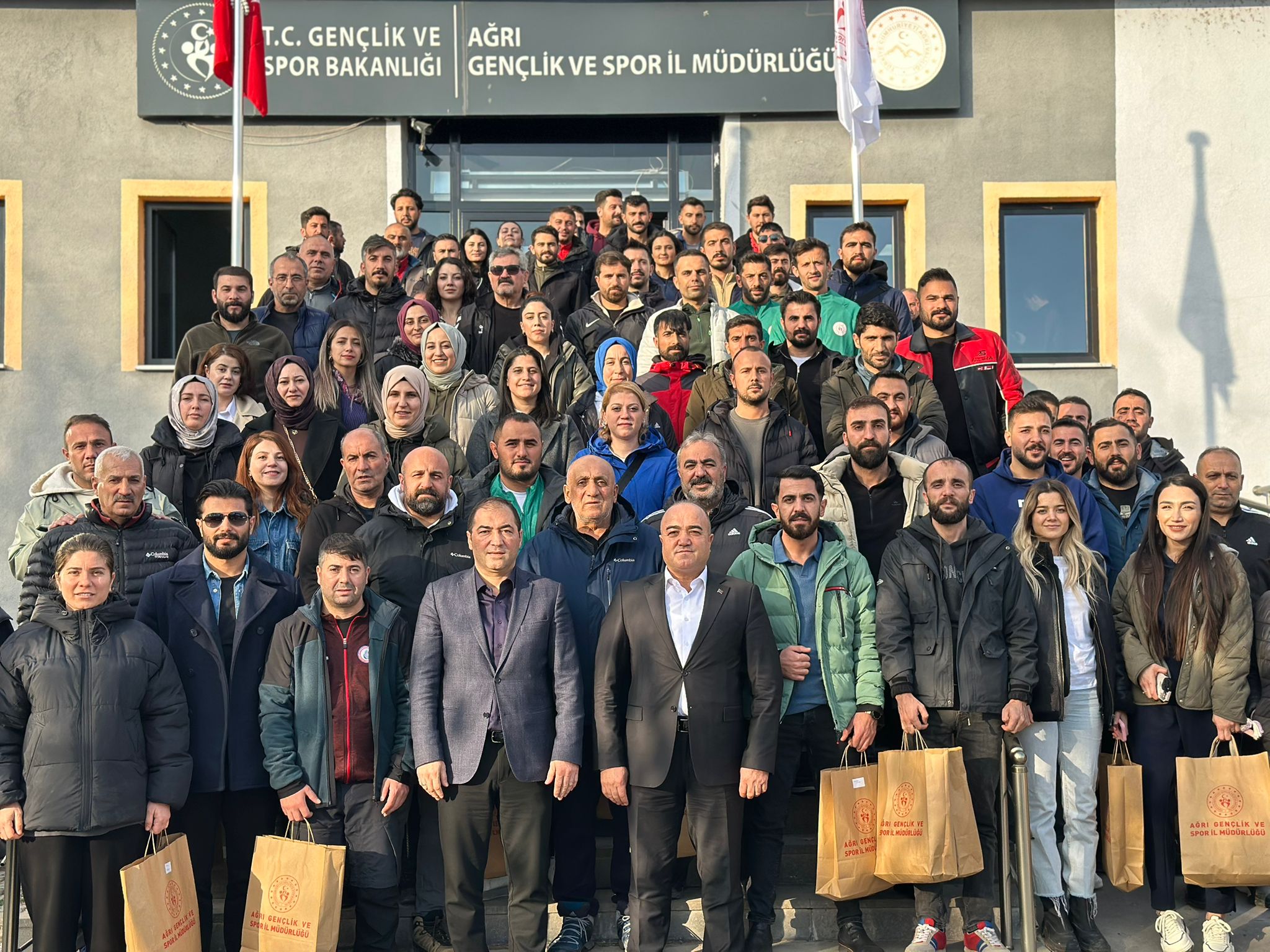 Ağrı'da antrenörlerle planlama ve değerlendirme toplantısı