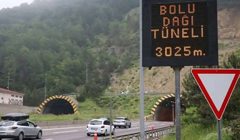 Bolu Dağı Tüneli'nde tır kazası