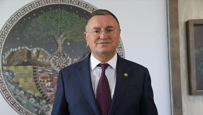 Lütfü Savaş CHP'den ihraç edildi