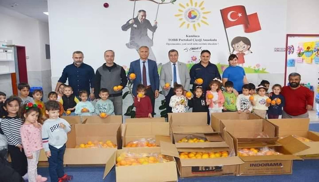 Öğrenciler askerlere portakal gönderdi