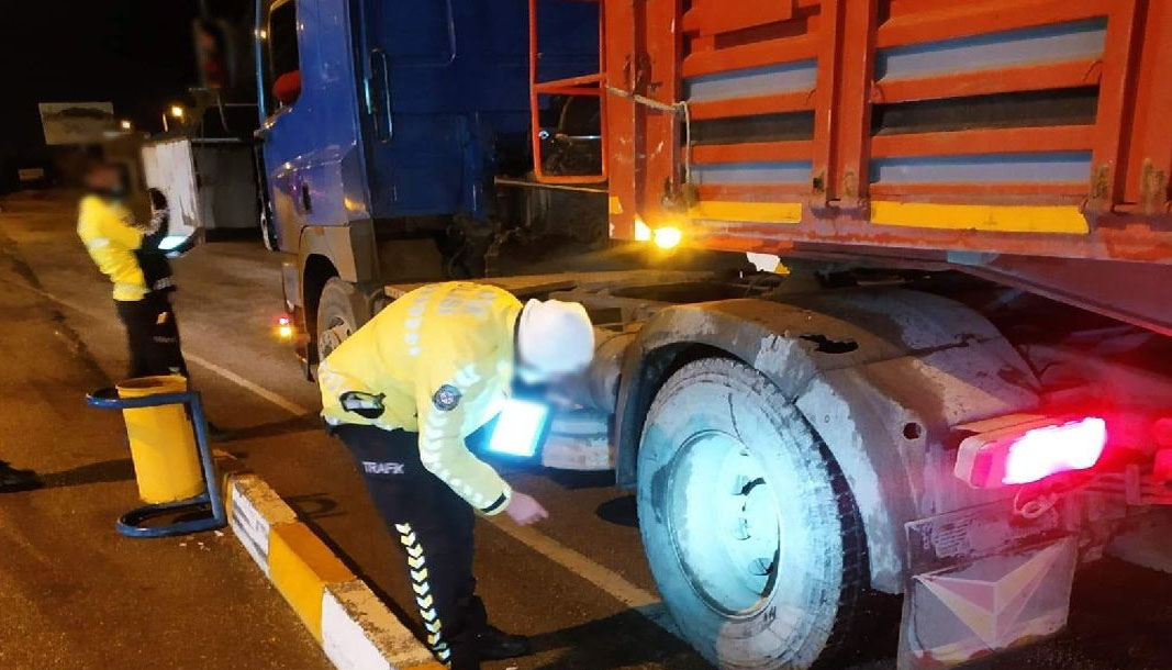 Burdur'da kış denetimleri başladı 800'e yakın araç incelendi